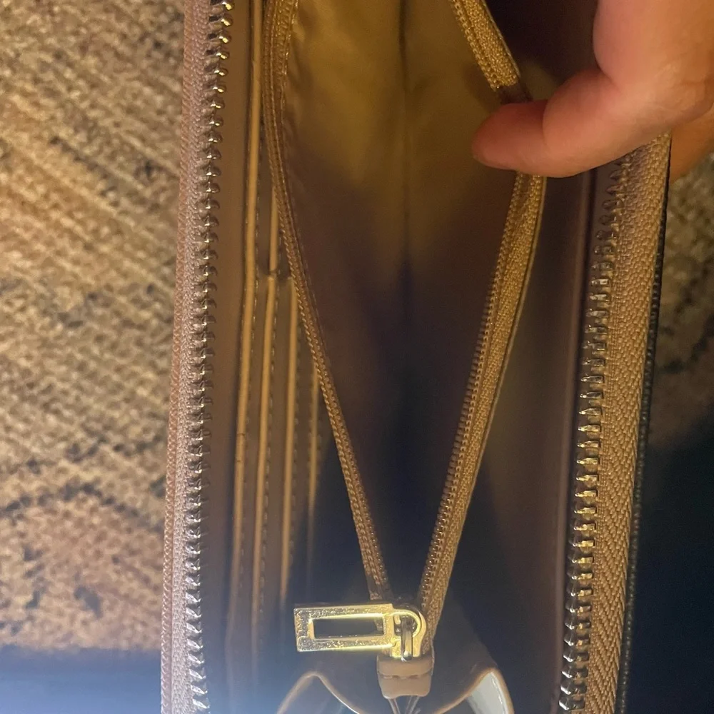 GUESS wallet - Picture 4 of 4
